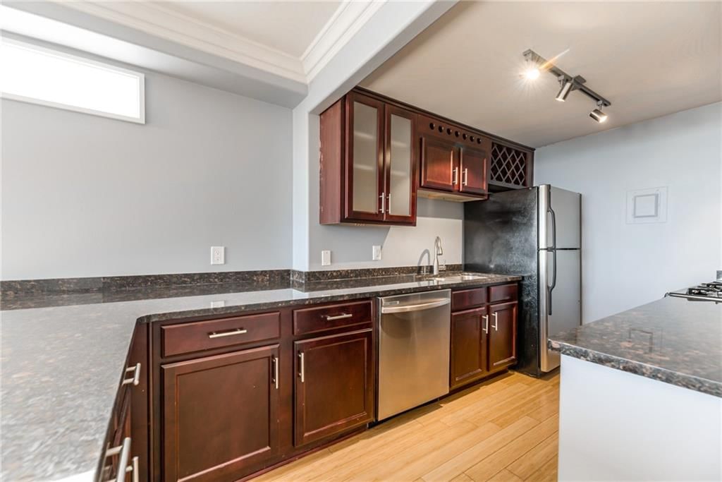 700 E 8th Street — photo 14