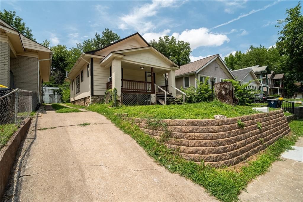 212 N Wheeling Avenue — photo 2