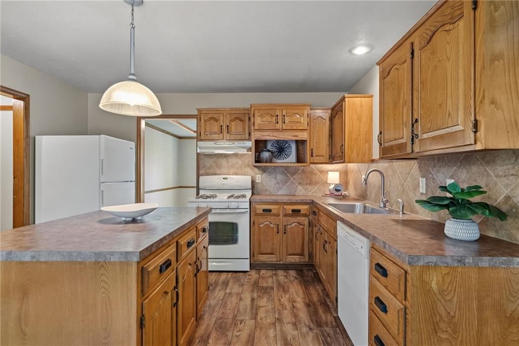 9654 W 116th Street — photo 10