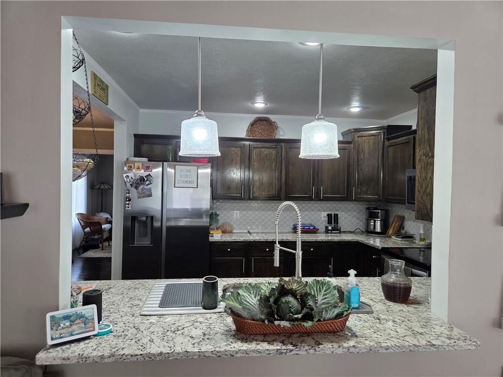 502 E Crandall Street — photo 5