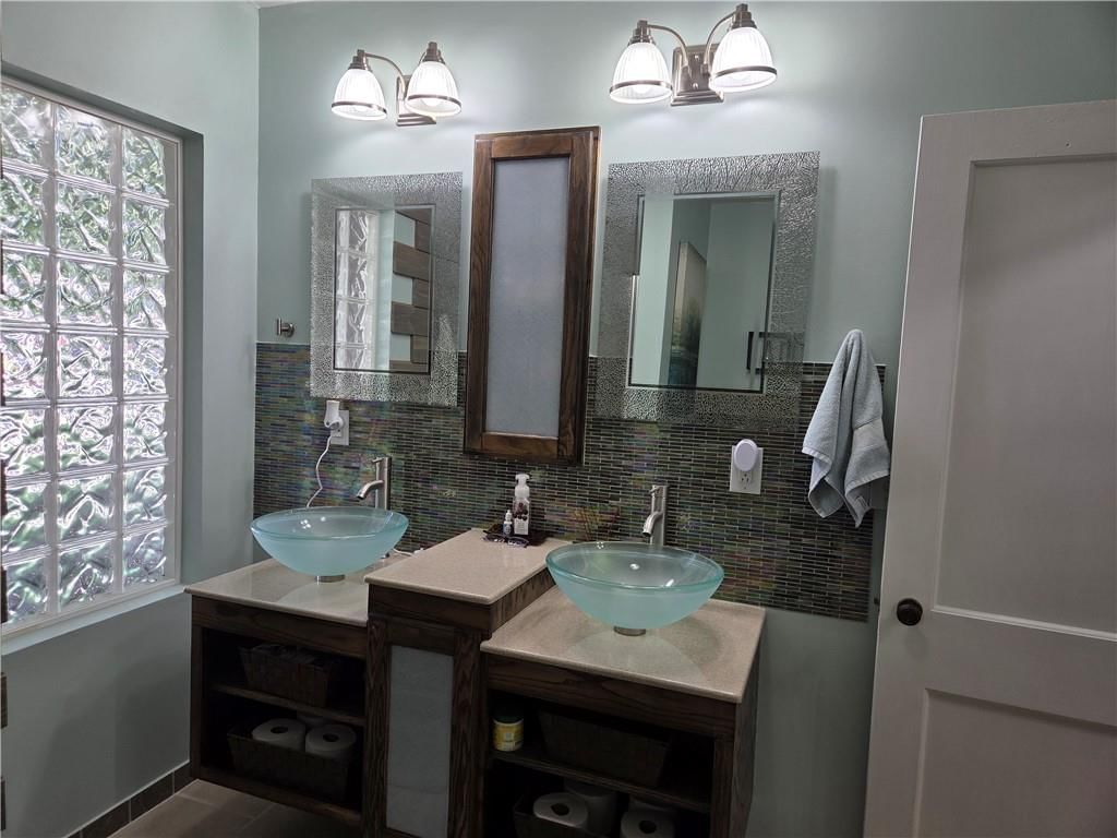 502 E Crandall Street — photo 19