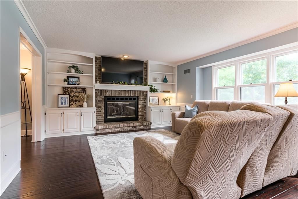 1385 E Meadow Lane — photo 5