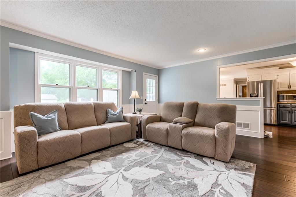 1385 E Meadow Lane — photo 6