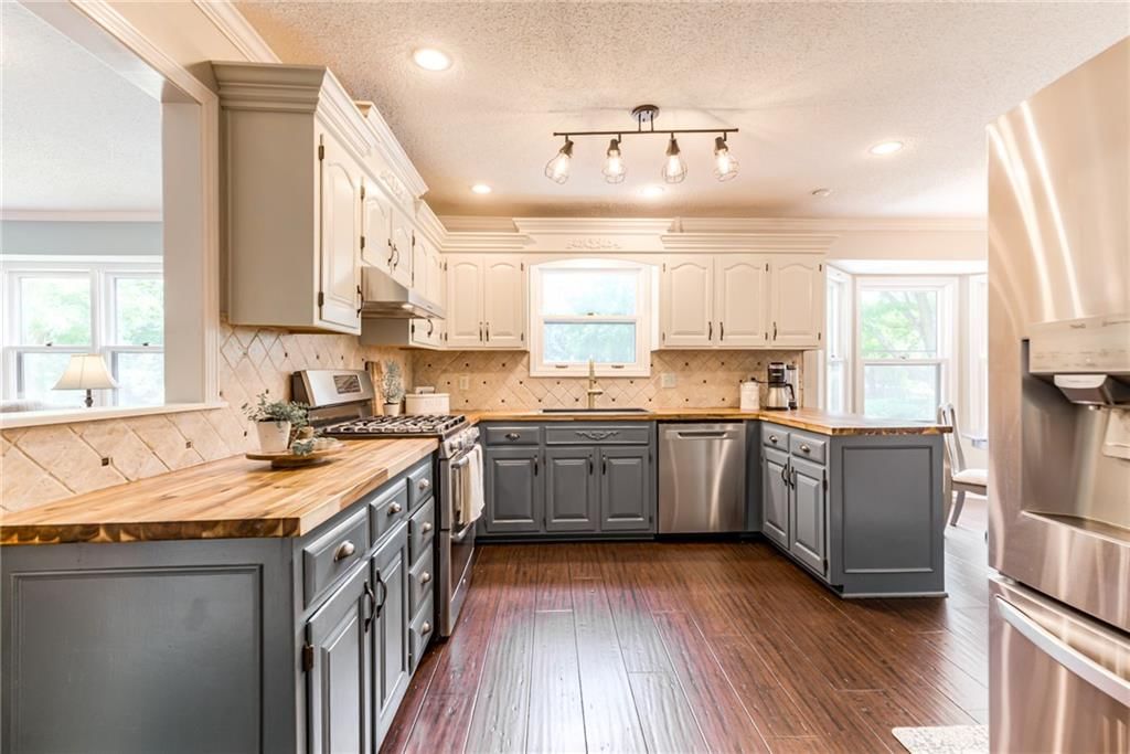 1385 E Meadow Lane — photo 8