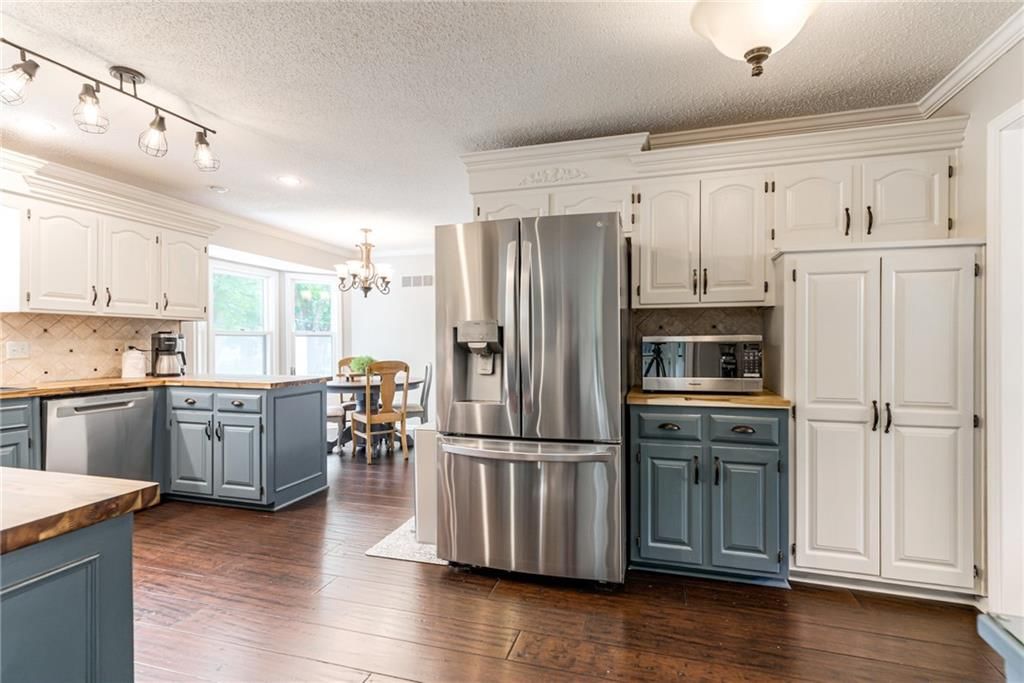 1385 E Meadow Lane — photo 11