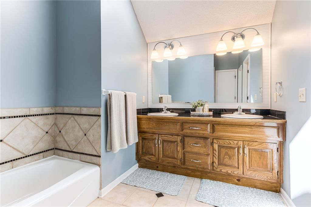 1385 E Meadow Lane — photo 22