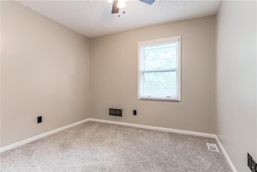 1385 E Meadow Lane — photo 24