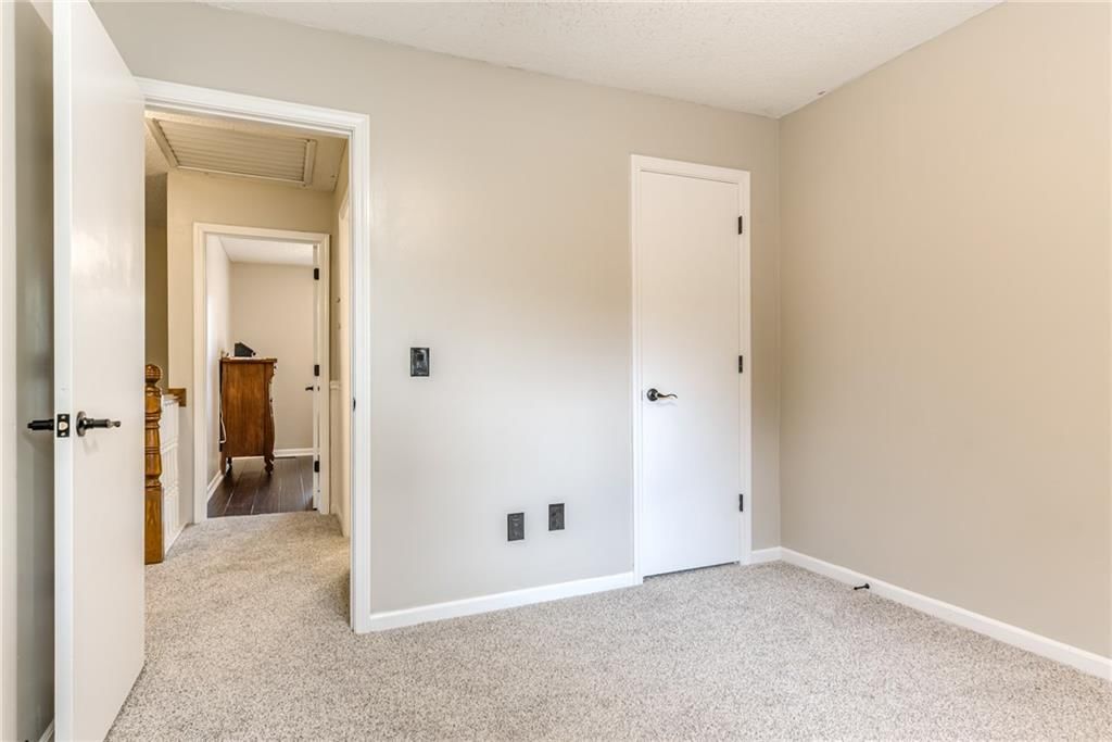 1385 E Meadow Lane — photo 26