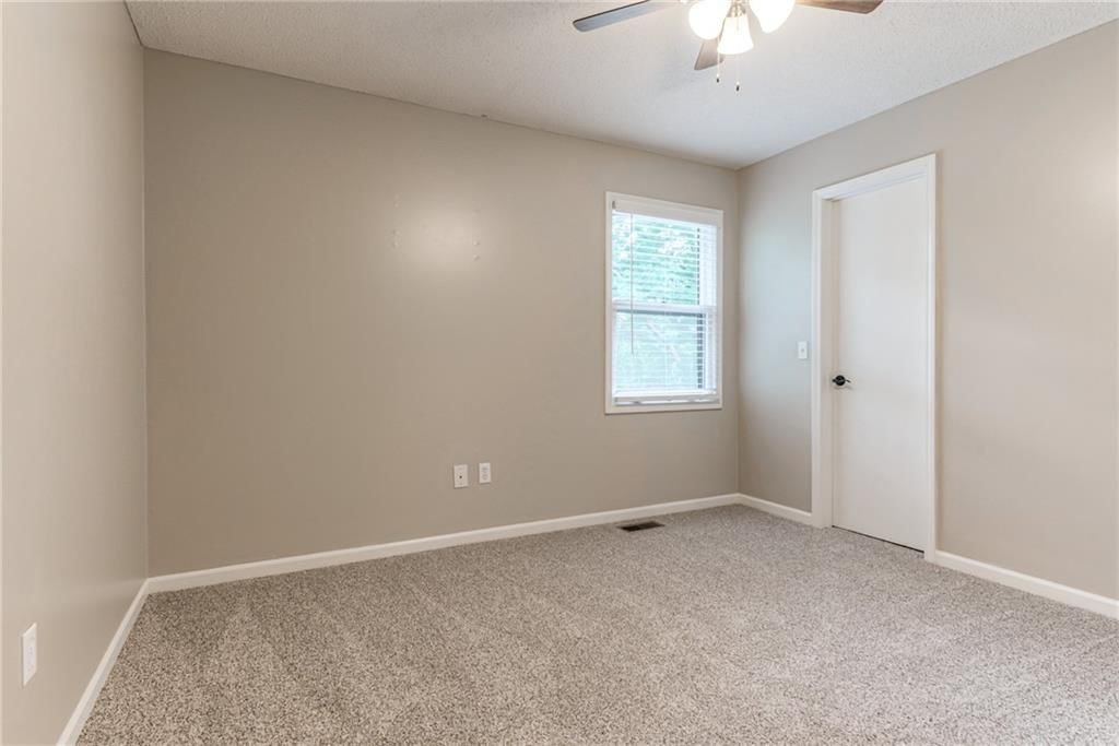 1385 E Meadow Lane — photo 27