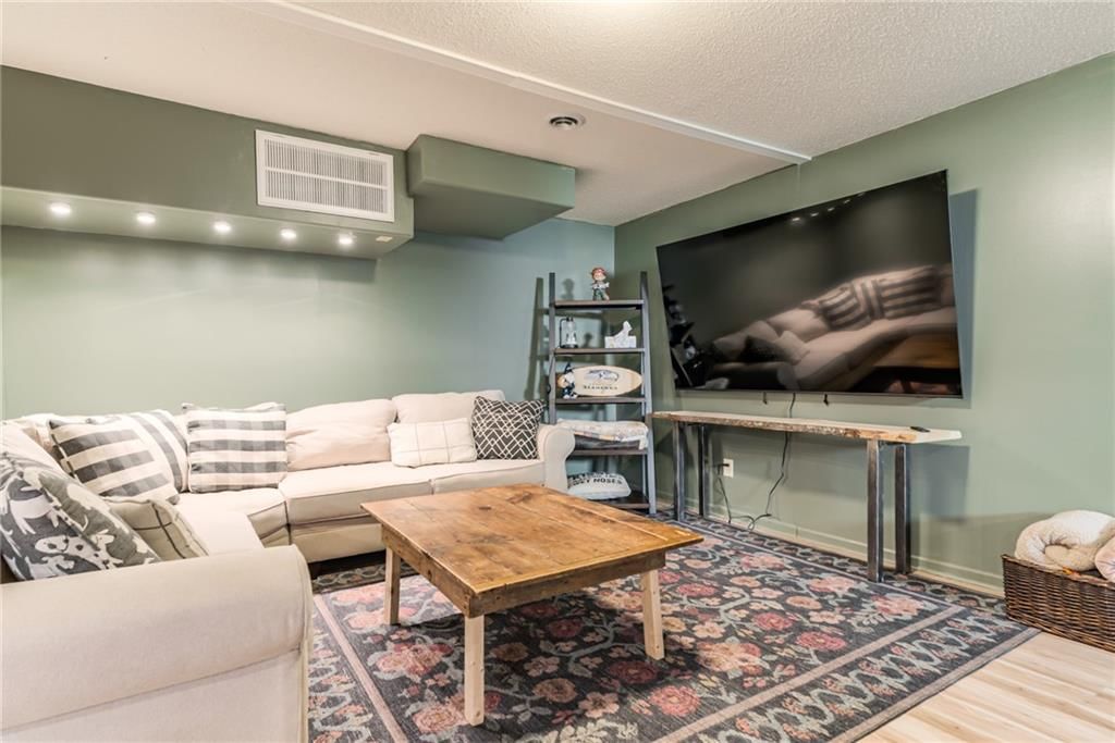 1385 E Meadow Lane — photo 31