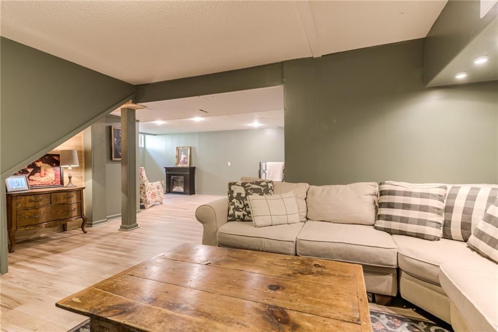 1385 E Meadow Lane — photo 32