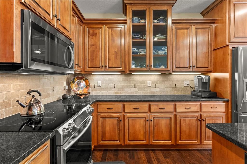 3404 S Wood Avenue — photo 11