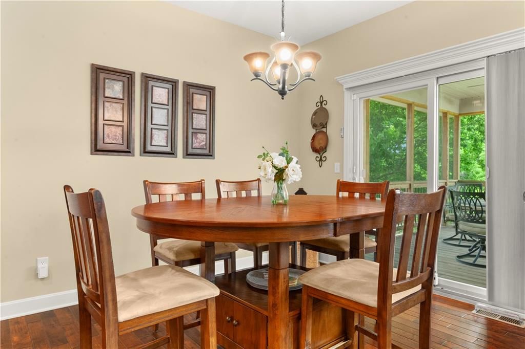 3404 S Wood Avenue — photo 14