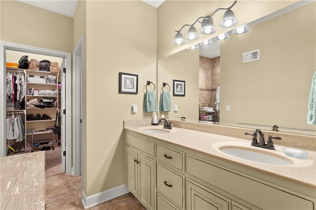 3404 S Wood Avenue — photo 19