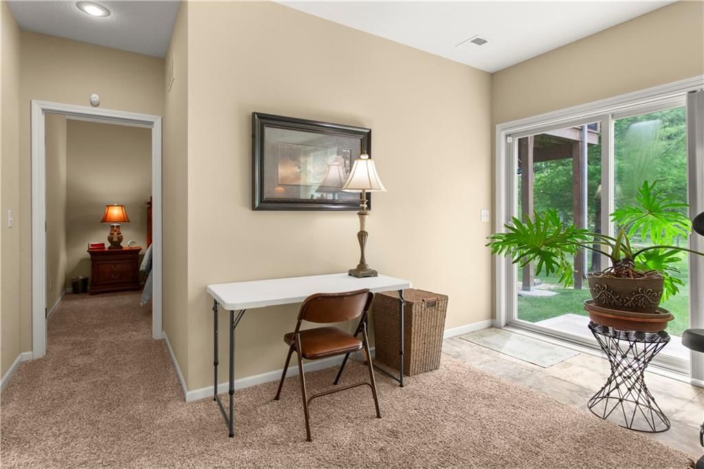 3404 S Wood Avenue — photo 27