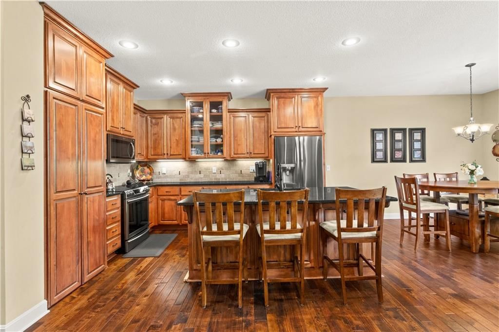 3404 S Wood Avenue — photo 32