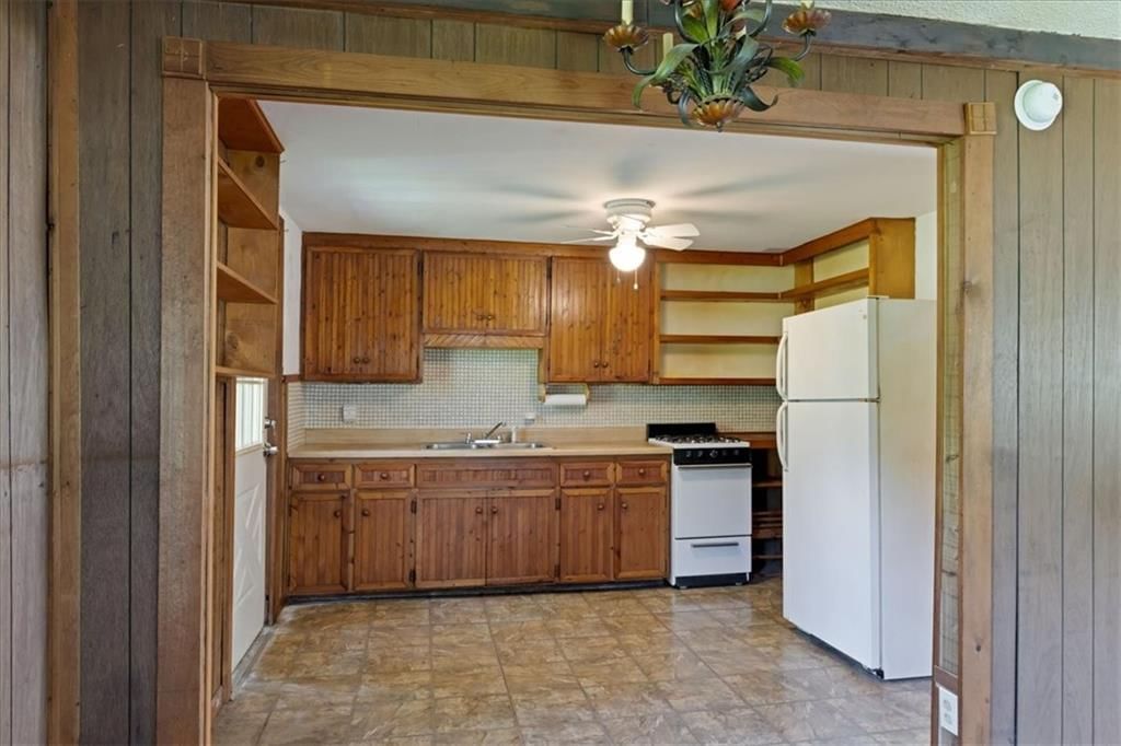 8425 Sterling Avenue — photo 9