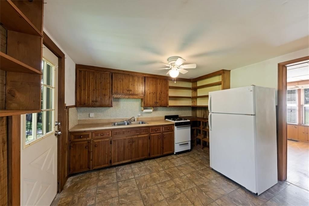 8425 Sterling Avenue — photo 10