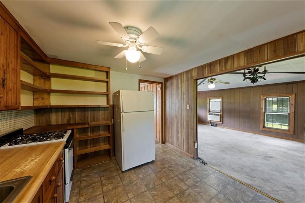 8425 Sterling Avenue — photo 11