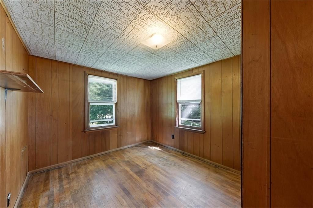 8425 Sterling Avenue — photo 13