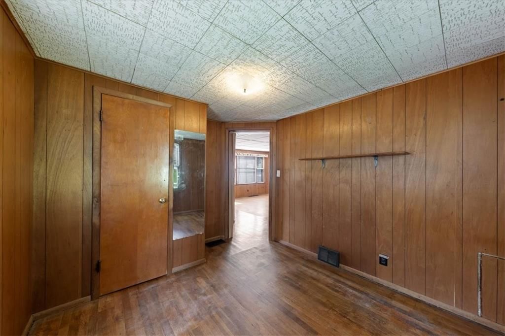 8425 Sterling Avenue — photo 14