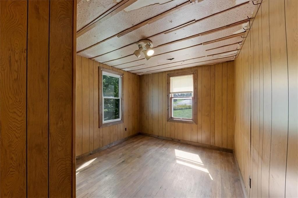 8425 Sterling Avenue — photo 15