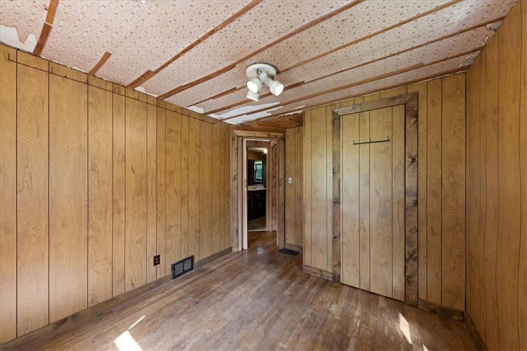 8425 Sterling Avenue — photo 16