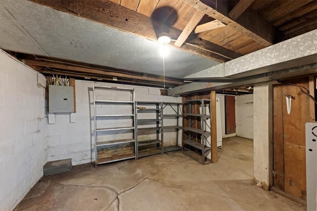 8425 Sterling Avenue — photo 20