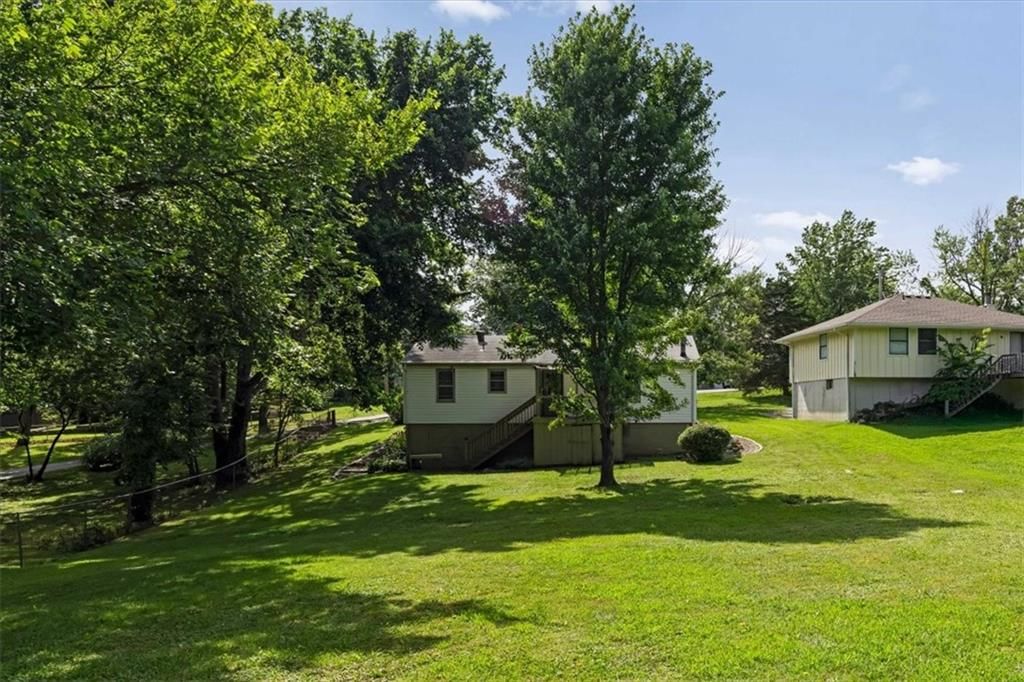 8425 Sterling Avenue — photo 25