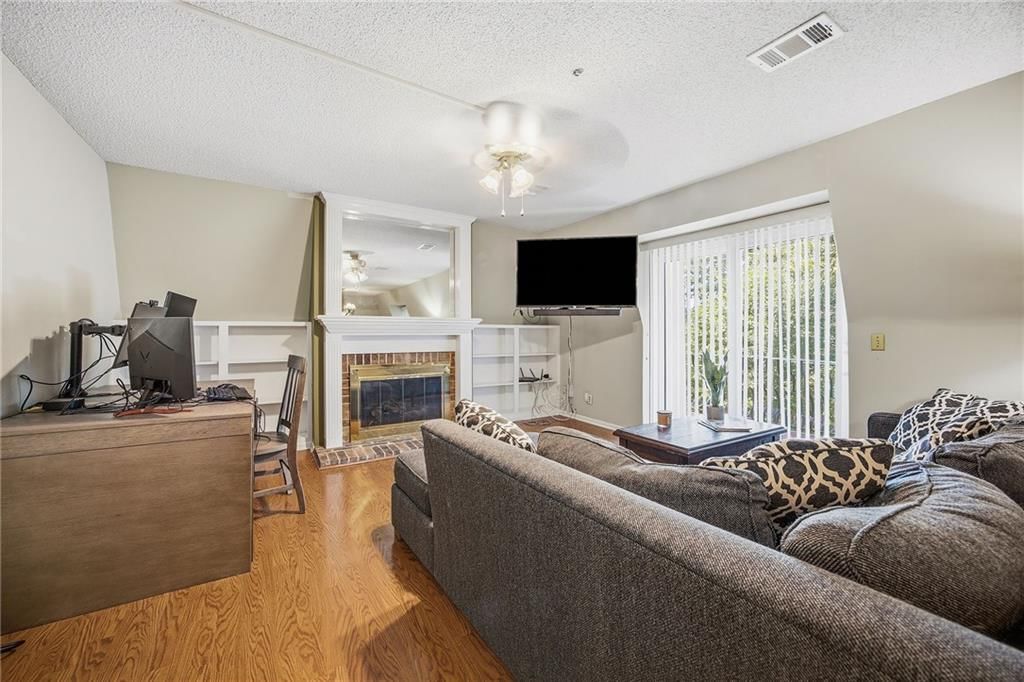 10704 Glenwood Street — photo 11