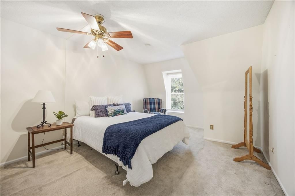 10704 Glenwood Street — photo 13