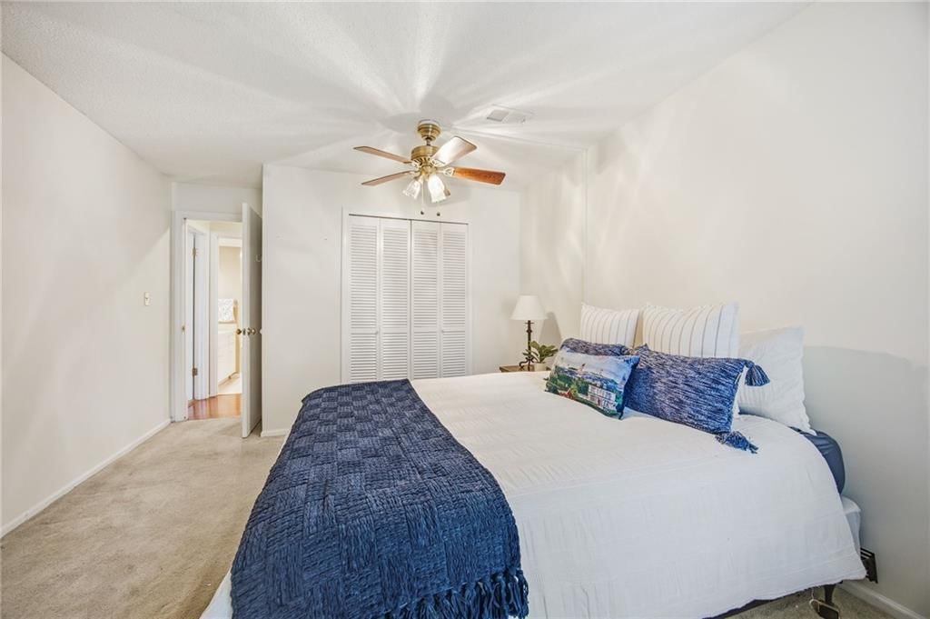 10704 Glenwood Street — photo 14