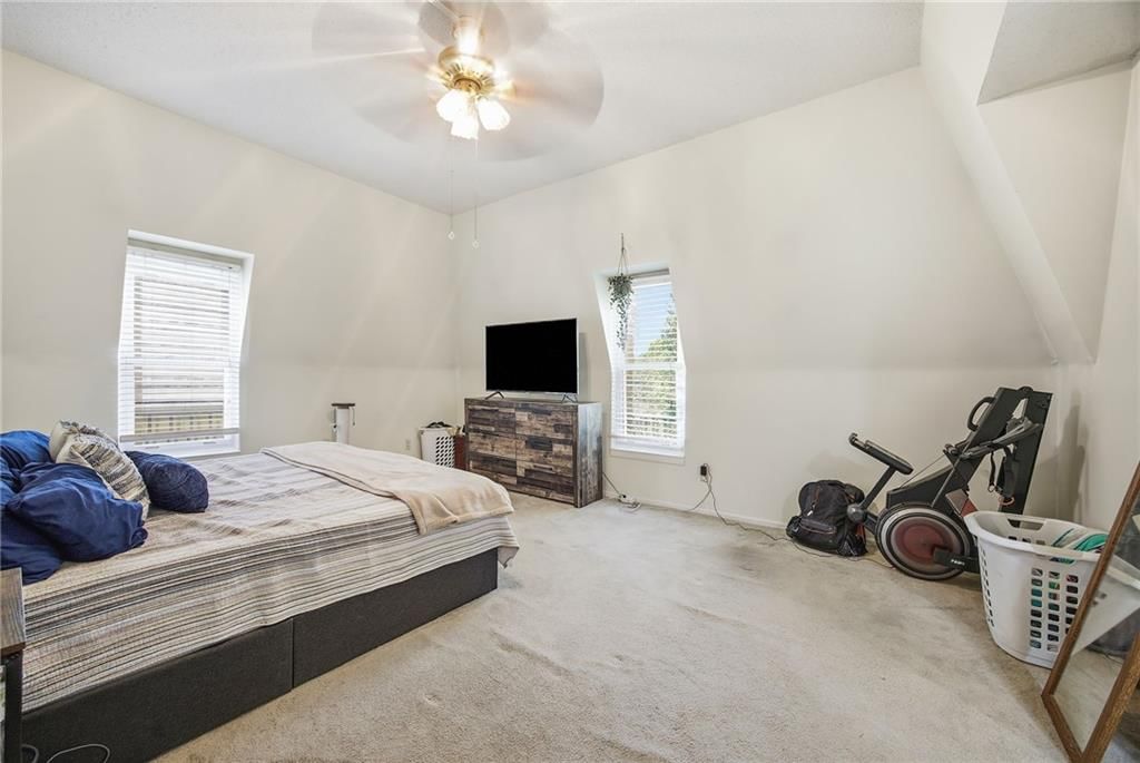 10704 Glenwood Street — photo 17