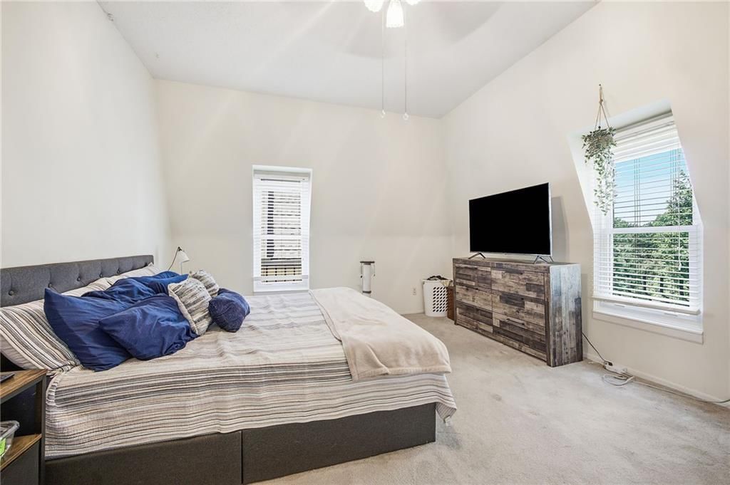 10704 Glenwood Street — photo 18
