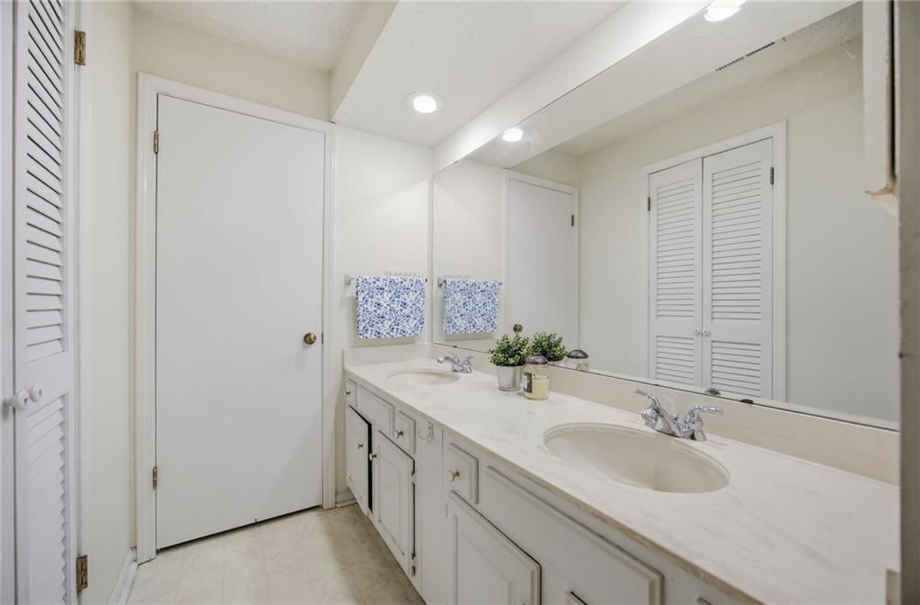 10704 Glenwood Street — photo 20
