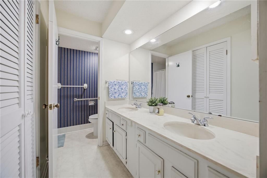 10704 Glenwood Street — photo 21