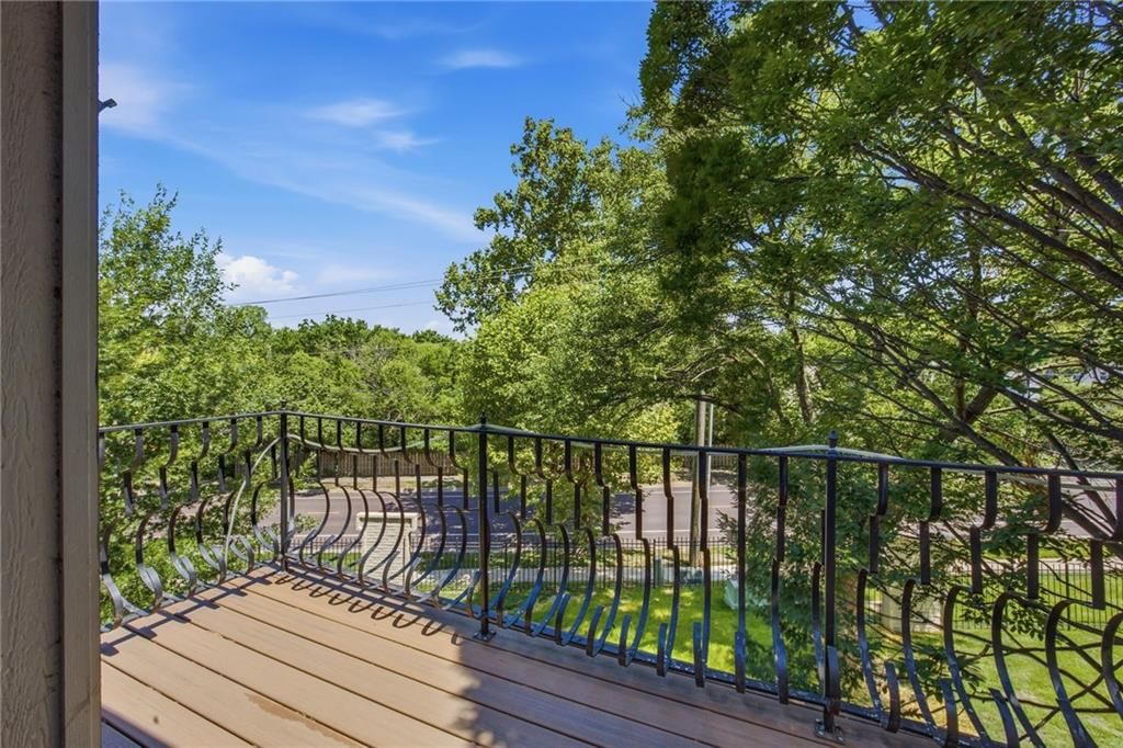 10704 Glenwood Street — photo 22