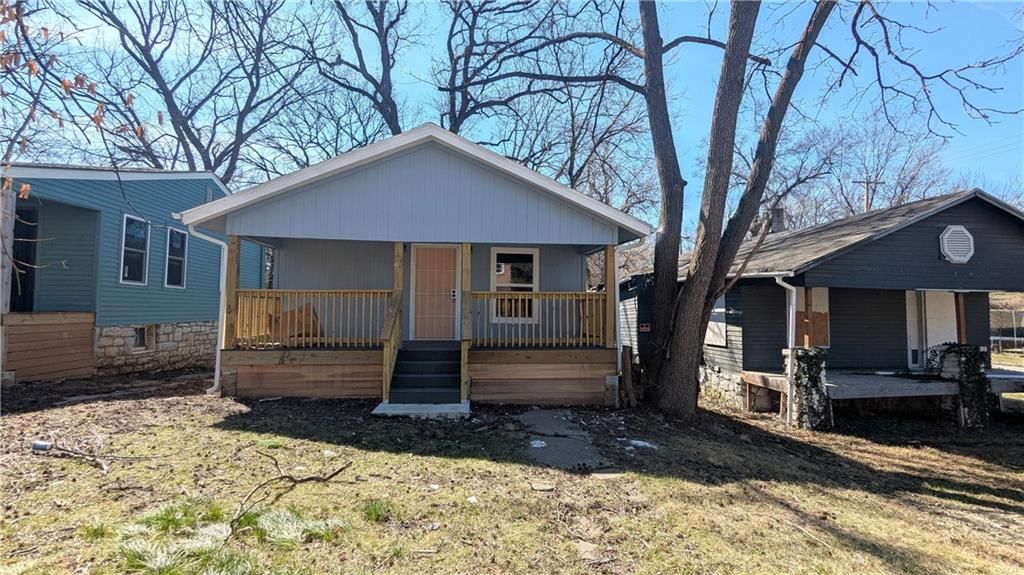 3403 E 62 Street — photo 1