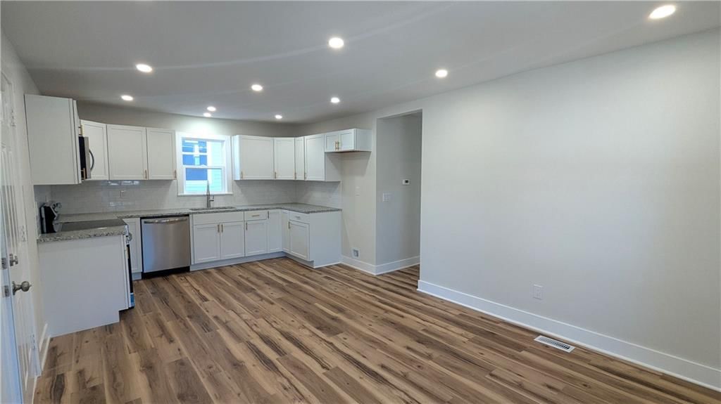 3403 E 62 Street — photo 3