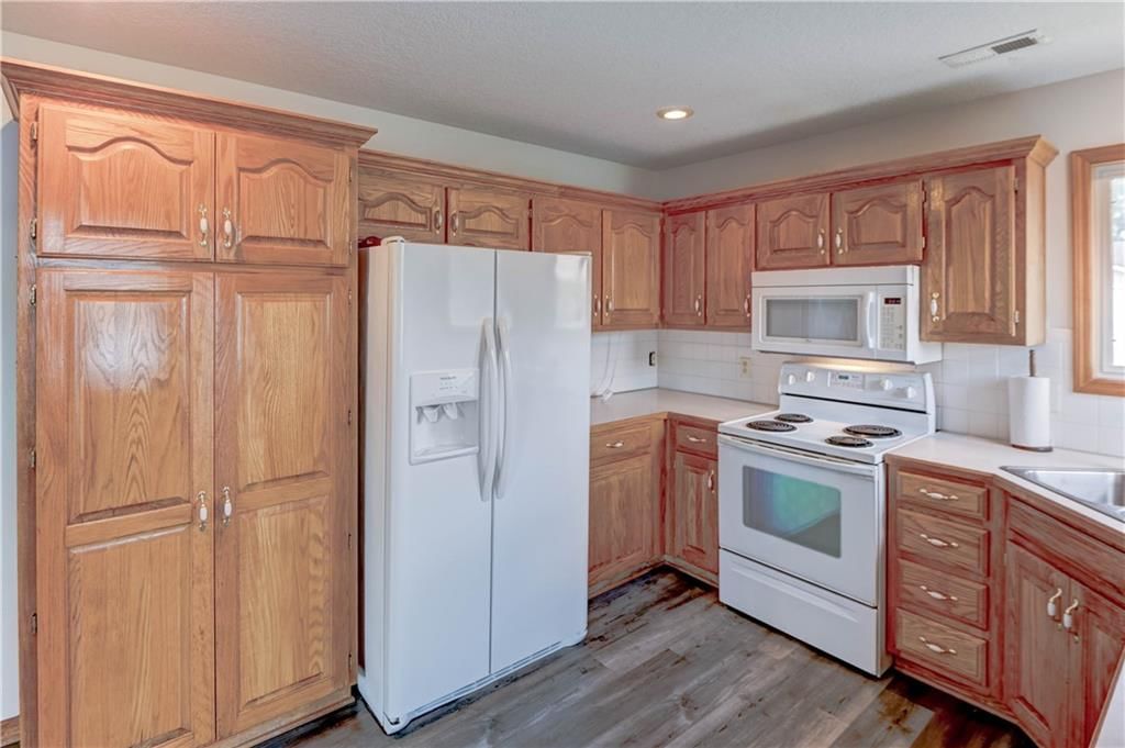 2802 Easton Street — photo 5