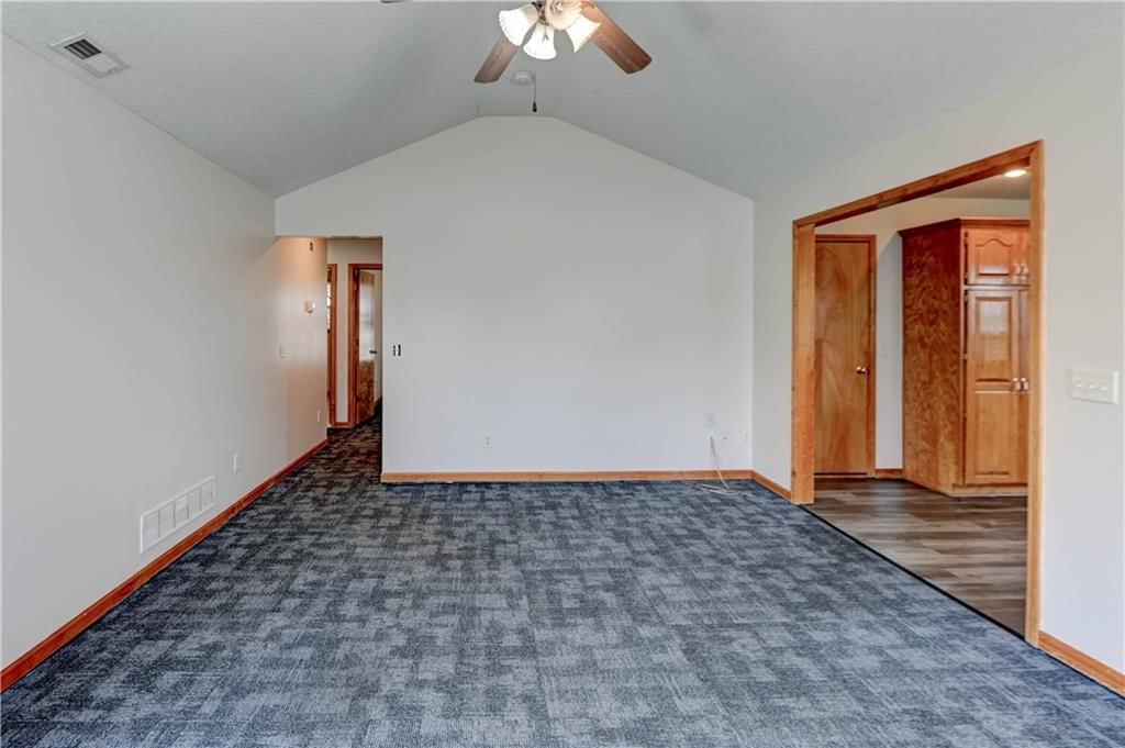 2802 Easton Street — photo 9