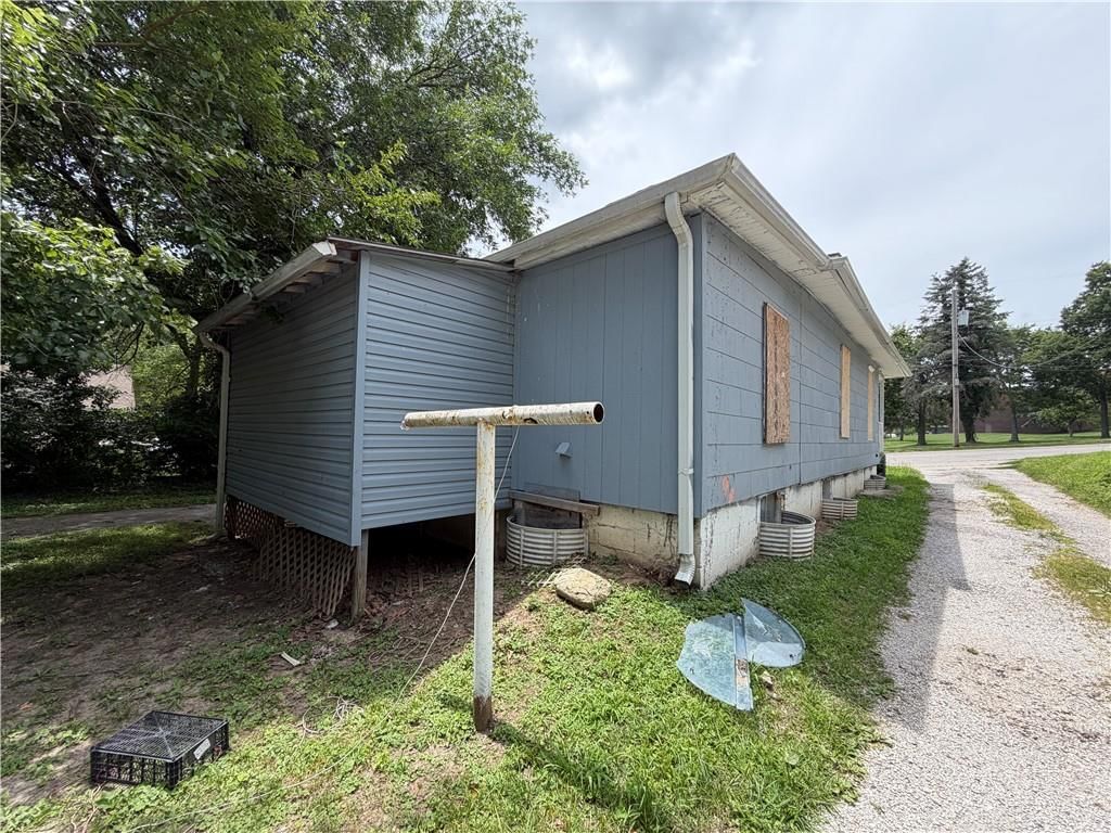 203 N Crysler Avenue — photo 3