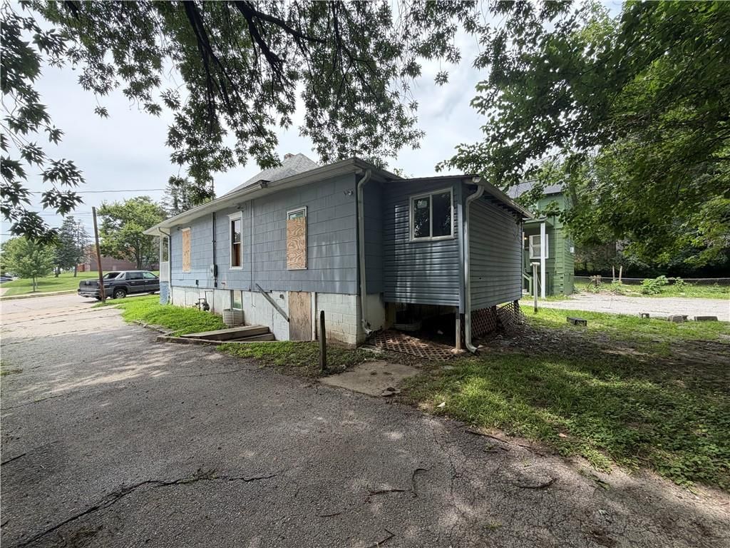 203 N Crysler Avenue — photo 5