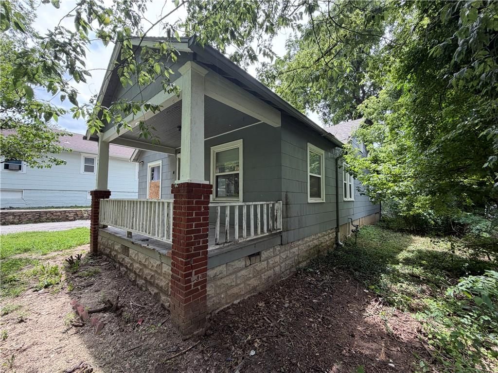 206 S Hardy Avenue — photo 2