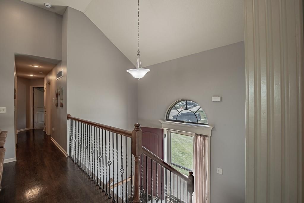 1000 SW Redbud Circle — photo 5