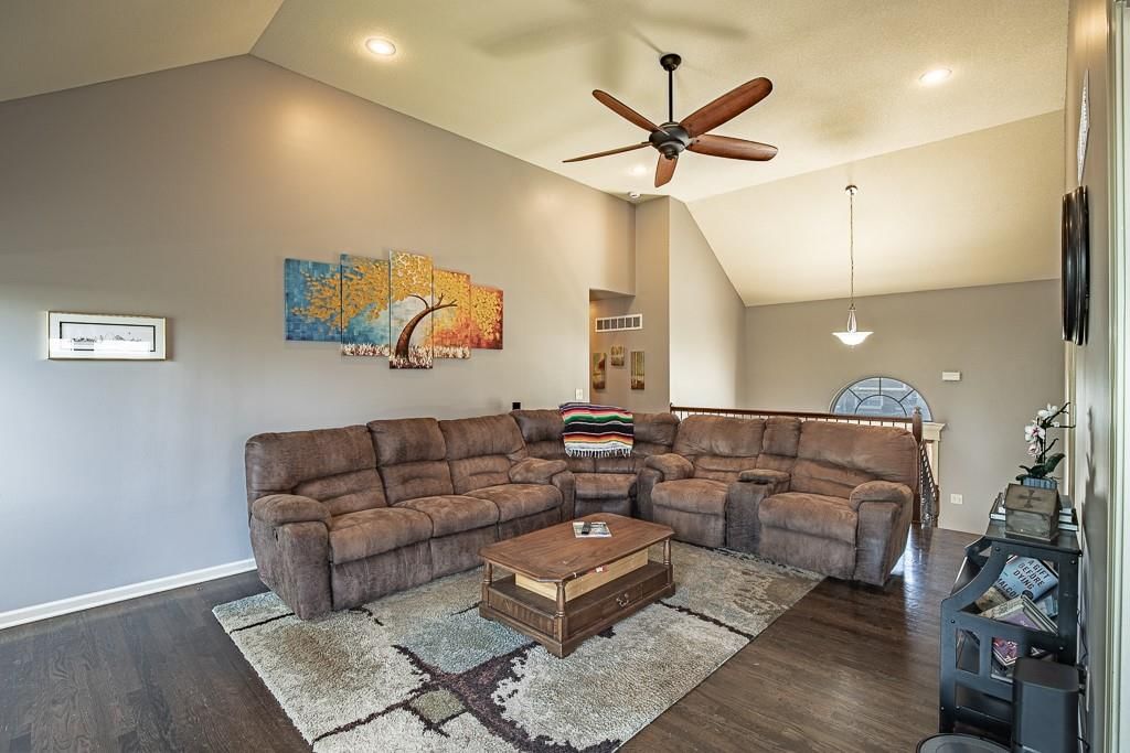 1000 SW Redbud Circle — photo 7