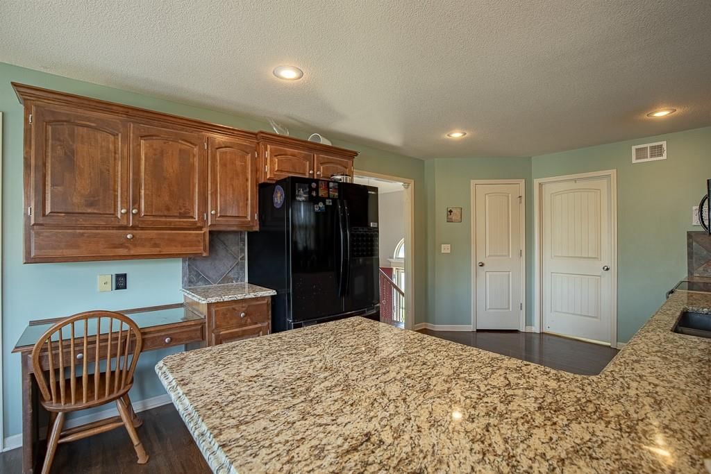 1000 SW Redbud Circle — photo 19