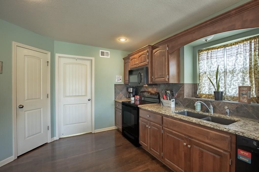 1000 SW Redbud Circle — photo 21