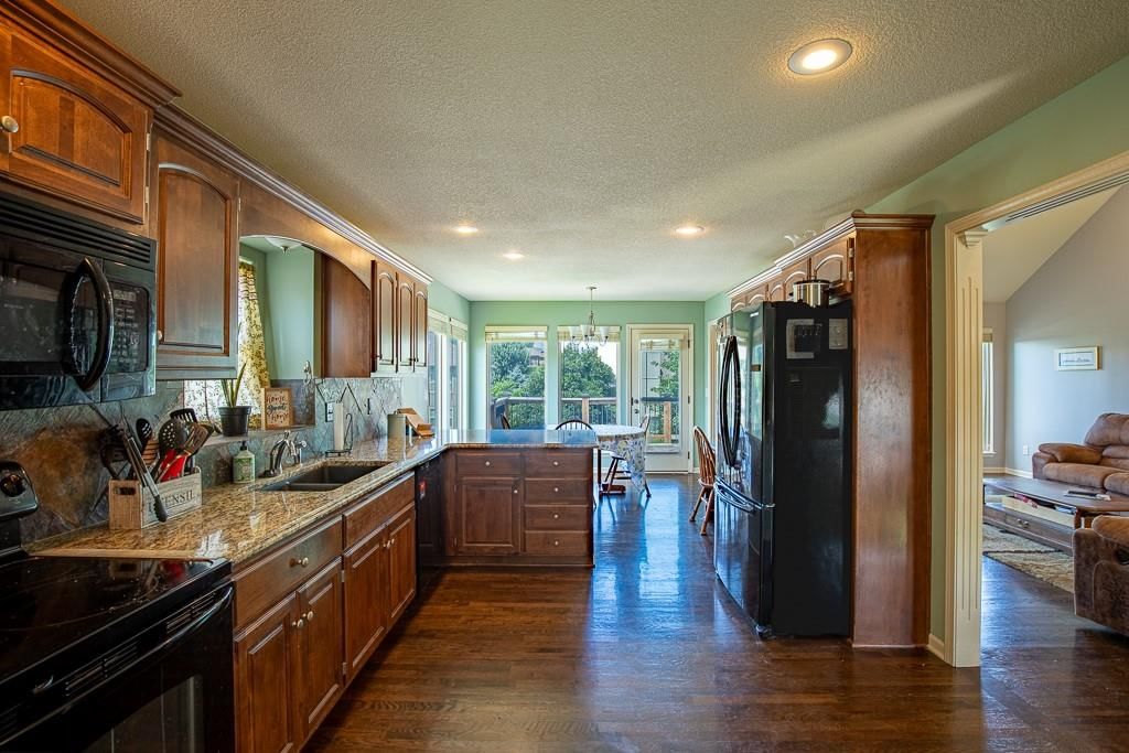 1000 SW Redbud Circle — photo 22