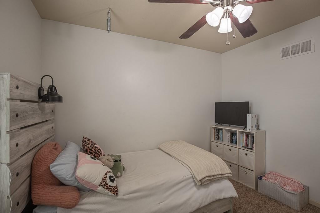 1000 SW Redbud Circle — photo 28